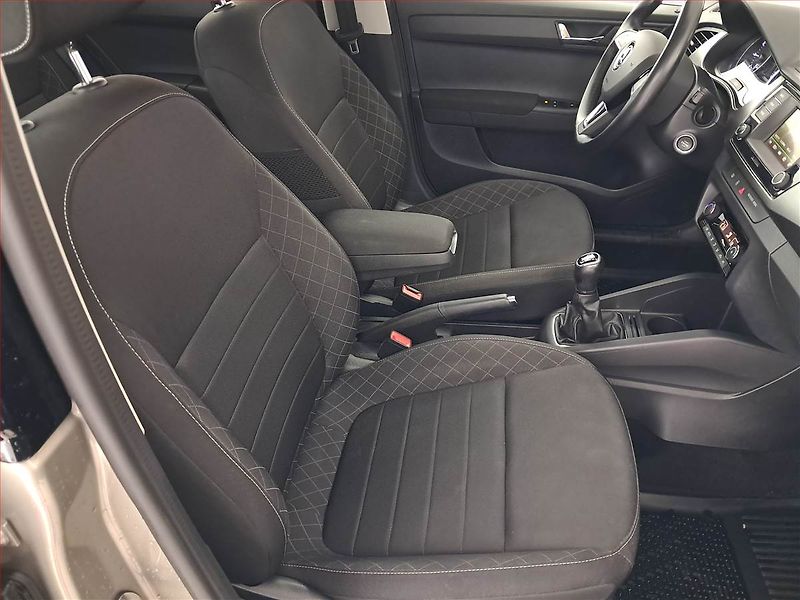 Škoda Fabia (2018) 1.0 TSI, Park. senzory - fotka 9 z 19