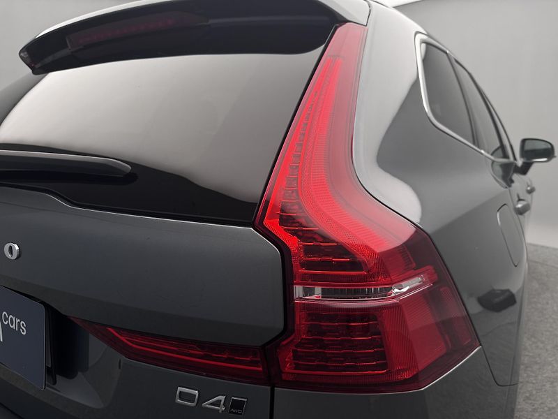 Volvo XC60 D4 AWD MOMENTUM PRO  - fotka 20 z 42