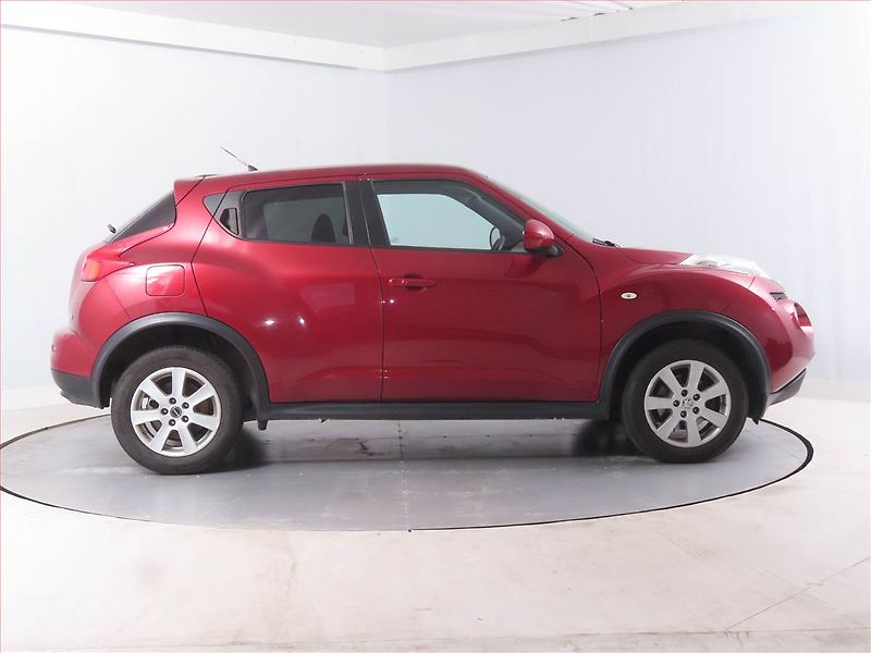 Nissan Juke (2011) 1.5 dCi, Navi, Tempomat - fotka 6 z 16