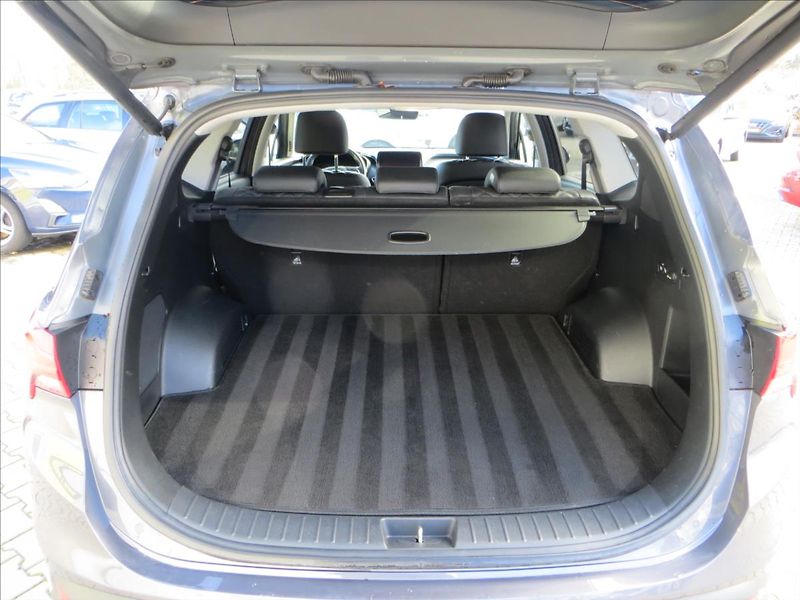 Hyundai Santa Fe 2,2 CRDi Smart 4x4 DCT 142kW - fotka 7 z 28