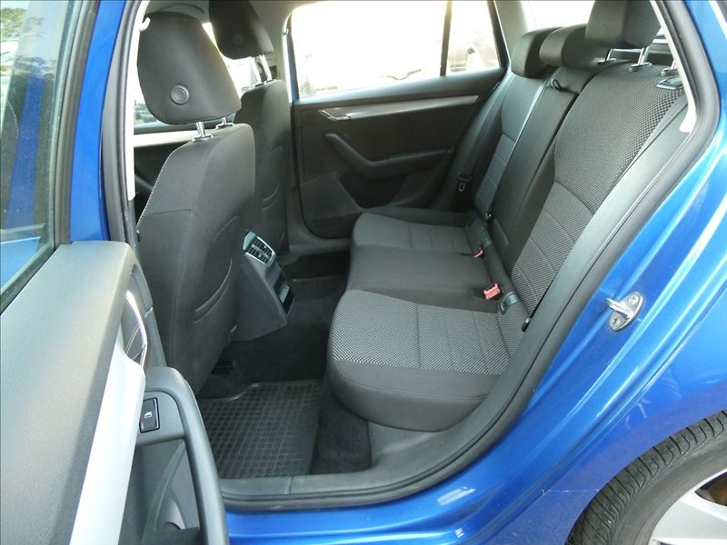 Škoda Octavia 1,6 TDi 77kW 4x4 serviska - fotka 22 z 45