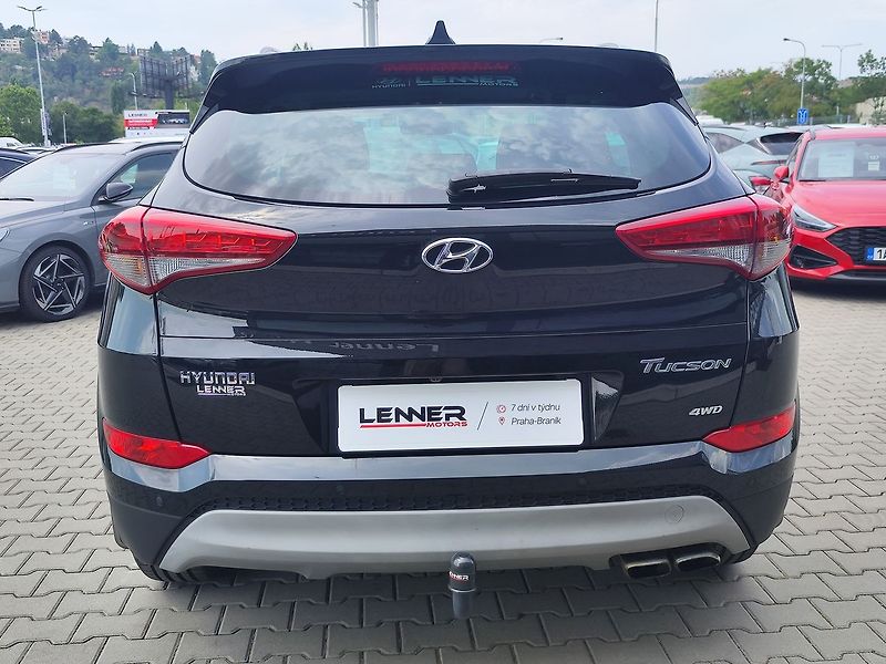Hyundai Tucson 2.0 CRDI/100kW Style 4x4 - fotka 6 z 36