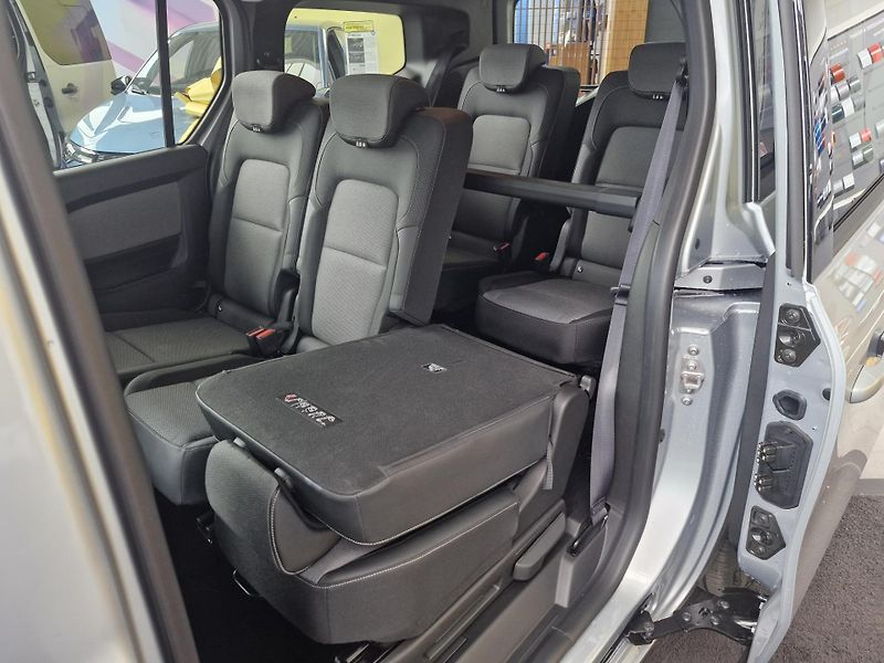 Renault Kangoo (2026) grand techno blue dCi 95    - fotka 7 z 19