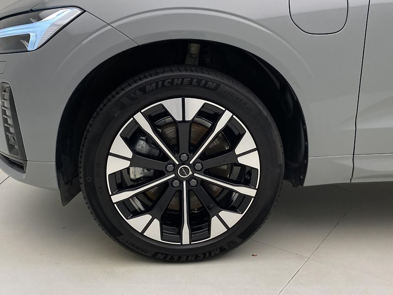 Volvo XC60 T6 AWD RECHARGE DARK PLUS CZ - fotka 38 z 62
