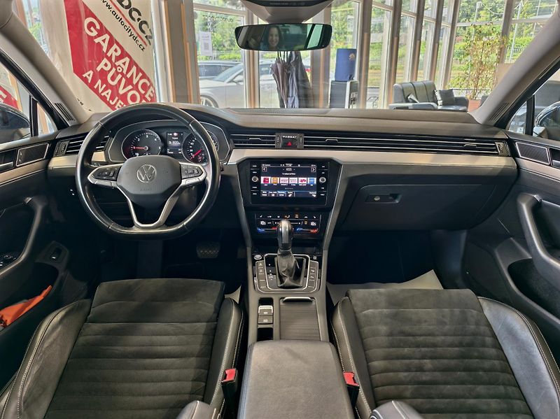 Volkswagen Passat 2.0 TDi DSG ELEGANCE, DCC, ČR  - fotka 9 z 26