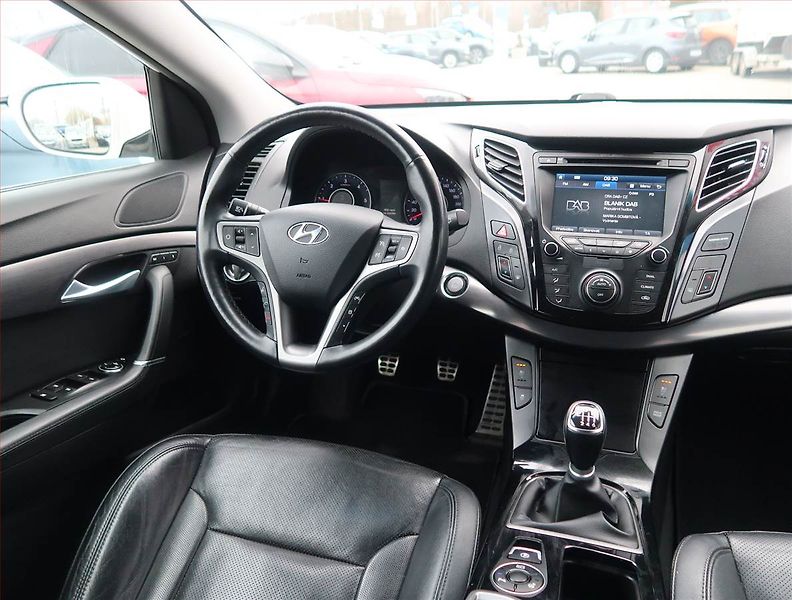 Hyundai i40 (2016) Premium 1.7 CRDi, Kůže, Navi - fotka 7 z 15