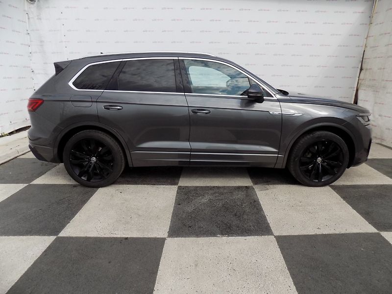 Volkswagen Touareg (2018) 3.0TDI/R-Line/4x4/AT/Matrix/ - fotka 6 z 47