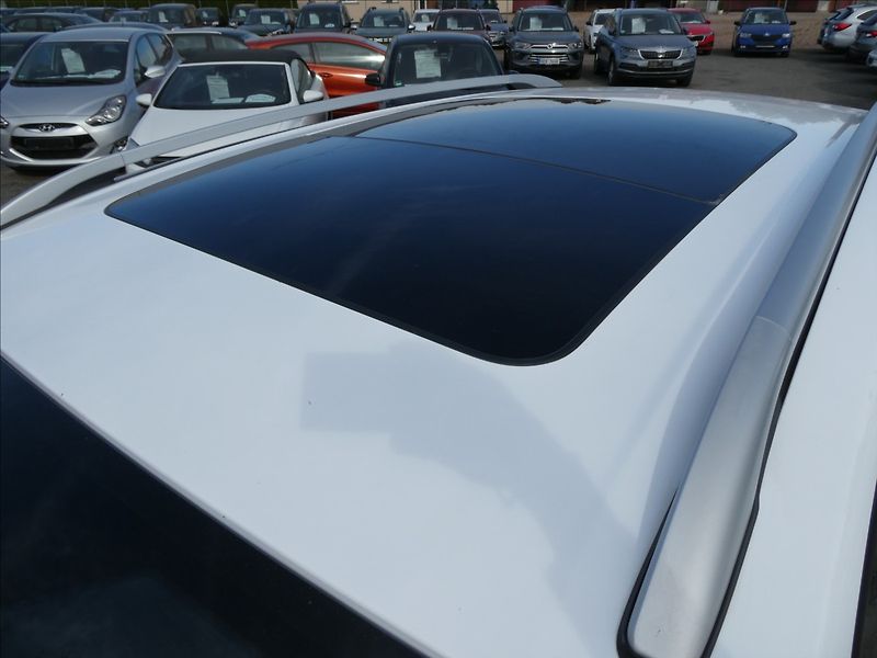 Ford Kuga 2,0 TDCi 110kW Panorama,naviga - fotka 16 z 45