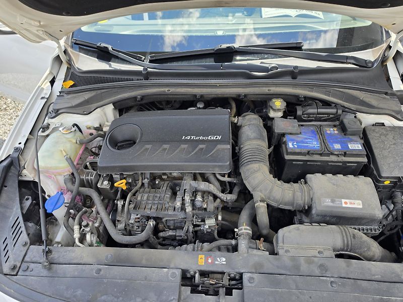 Hyundai i30 1.4i  - fotka 14 z 20