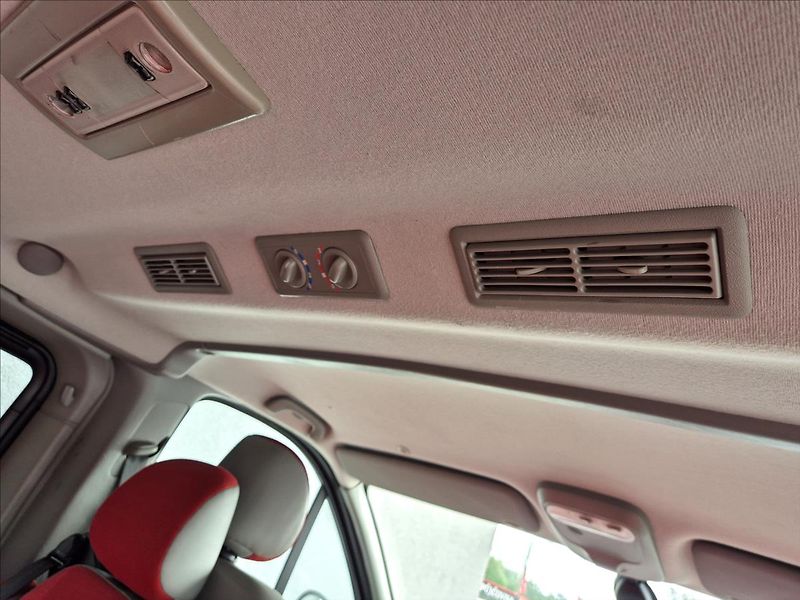 Opel Vivaro (2014) 2,0 CDTi Life Westfalia Obytný - fotka 26 z 31