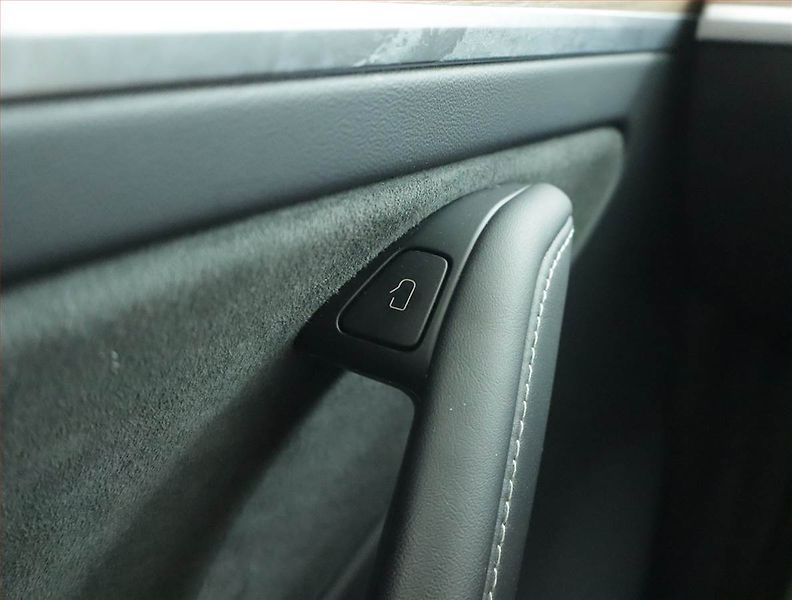 Tesla Model Y (2023) Long Range AWD 79kWh, SoH 90% - fotka 15 z 22