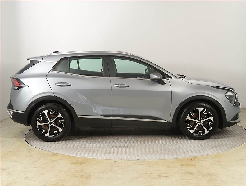 Kia Sportage (2022) Exclusive 1.6 T-GDI - fotka 6 z 19