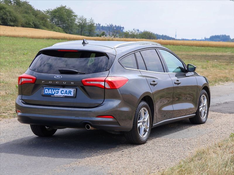 Ford Focus 1,0 EB 92kW EDIT Aut.klima Nav - fotka 7 z 37