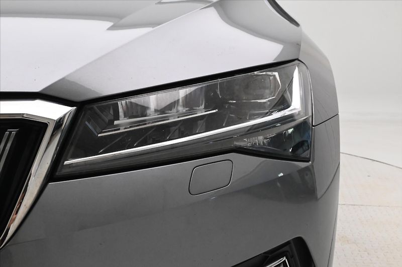 Škoda Superb 2,0 TDI 147 kW DSG Style Záruk - fotka 30 z 32