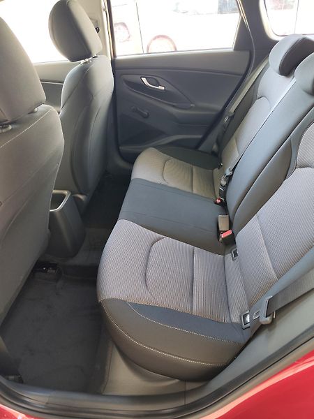Hyundai i30 (2025) 1.0T-GDi 74kW Comfort AT - fotka 8 z 20