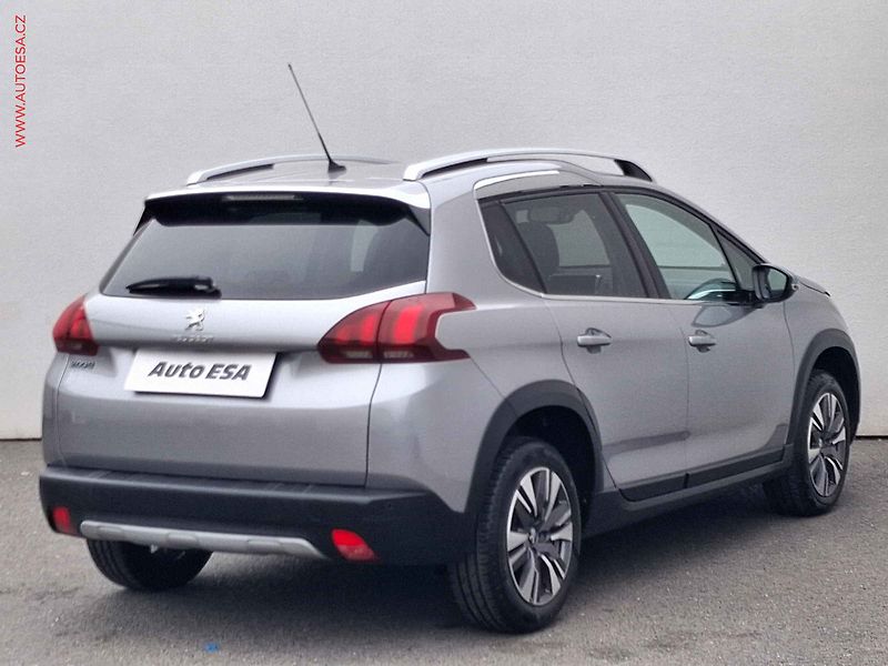 Peugeot 2008 (2018) 1.2 PT, ČR, Allure, park. - fotka 4 z 20