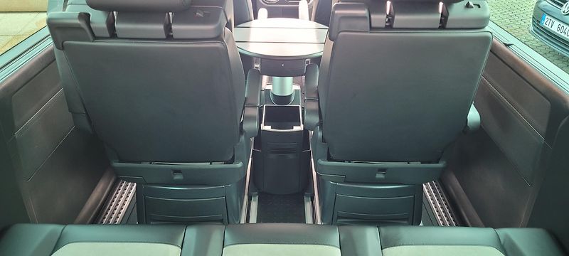 Volkswagen Multivan (2017) T6 2,0TDi 150kW DSG 4×4 7.mist - fotka 42 z 51