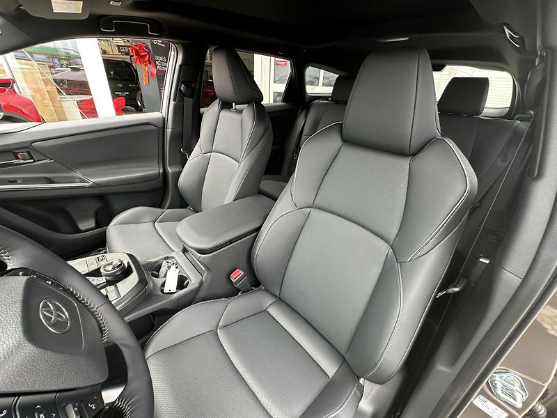 Toyota bZ4X (2026) Touring AWD - Executive 74kWh  - fotka 14 z 44