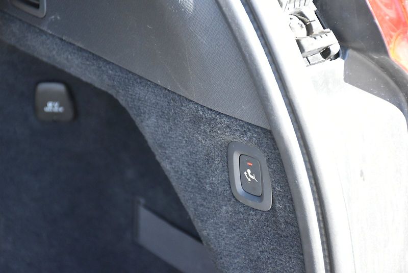 Volvo XC90 (2016) D5 - fotka 25 z 32