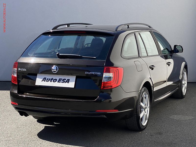 Škoda Superb (2014) 1.4 TSi, Active - fotka 4 z 18