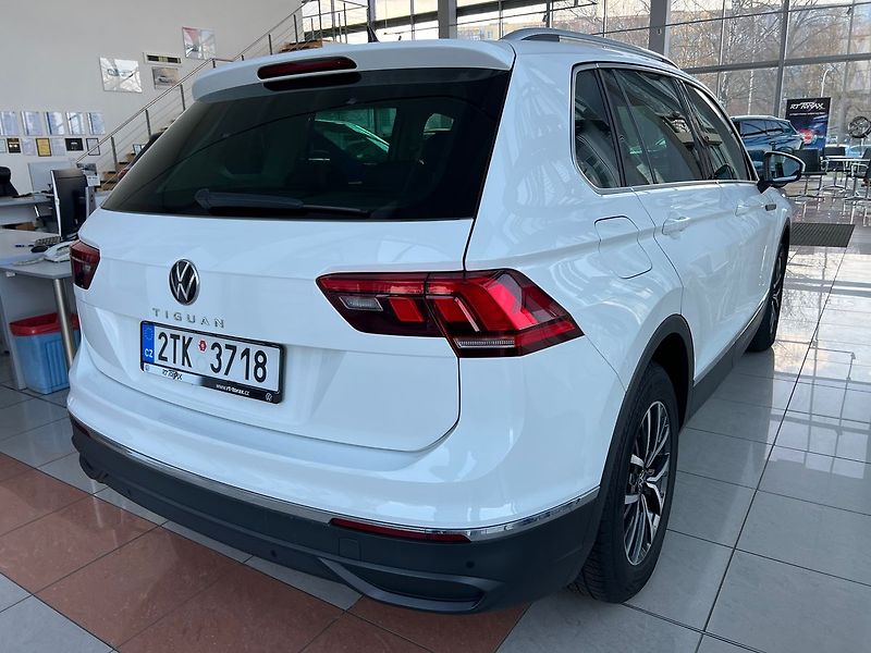 Volkswagen Tiguan Life  1,5TSI 110kW DSG - fotka 3 z 18