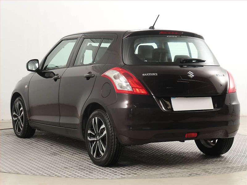 Suzuki Swift (2015) 1.2, ČR,1.maj, Tempomat - fotka 4 z 17