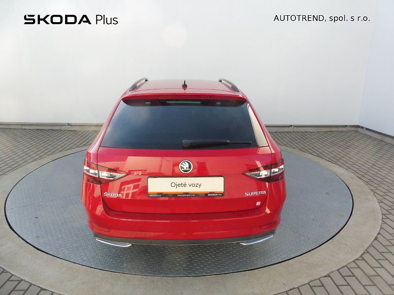Škoda Superb (2018) Combi SportLine 2,0 TDI 140kW - fotka 28 z 28