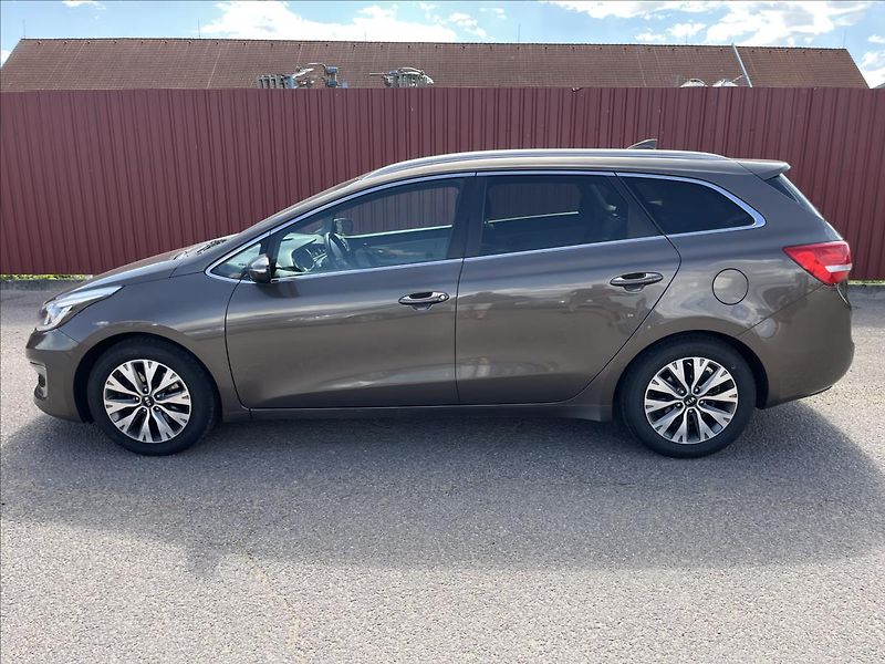 Kia Ceed 1,6 CRDi ČR KLIMA KAMERA NAVI - fotka 4 z 45