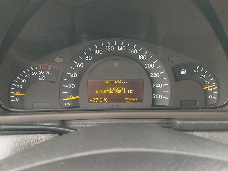 Mercedes-Benz Třídy C (2003) Avantgarde C 180 Kompressor - fotka 11 z 20