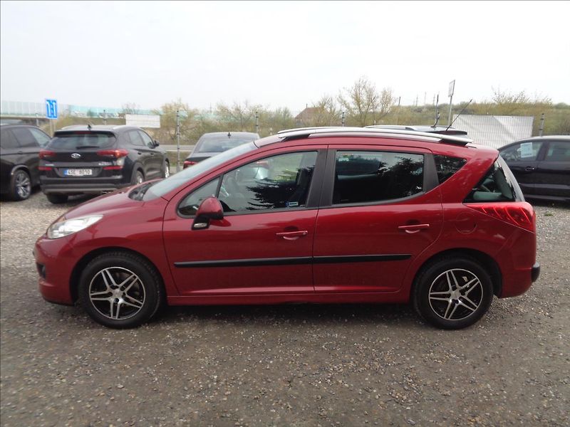 Peugeot 207 1,4 - fotka 2 z 16