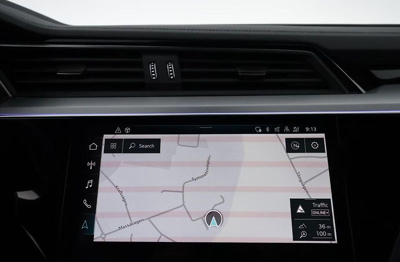 Audi Q8 e-tron 55 Q 360k Matrix Pano 4 zóny  - fotka 19 z 28