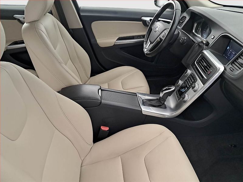 Volvo V60 (2017) T6 AWD, 4X4, Automat - fotka 9 z 16