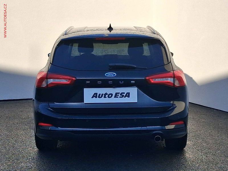 Ford Focus (2019) 1.5 TDCi, Titanium, LED - fotka 5 z 18