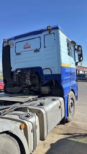 MAN TGX (2009) 6x4 V8 hydr. retard 90t 680HP - fotka 3 z 10