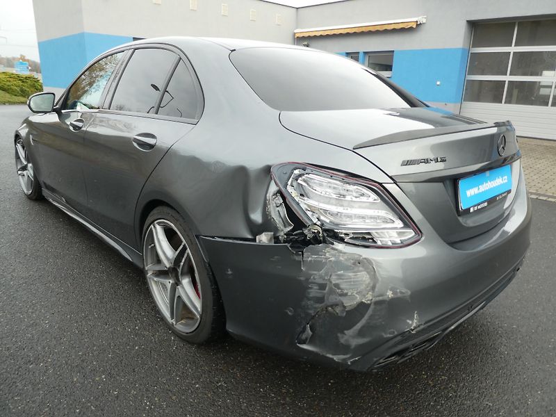 Mercedes-Benz Třídy C C AMG 63S V8 BITURBO  - fotka 4 z 15