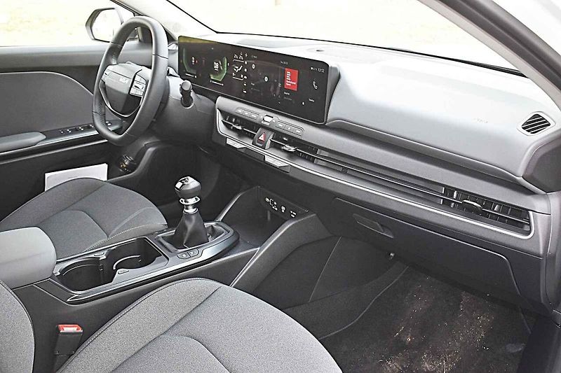 Kia K4 je nepochybně přitažlivý vůz.