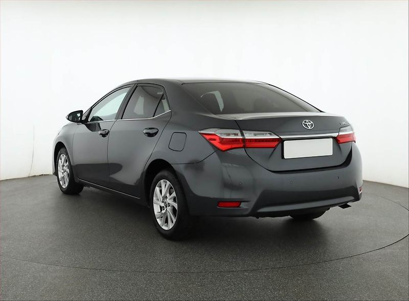 Toyota Corolla (2018) 1.6 Valvematic, Serv.kniha - fotka 4 z 17