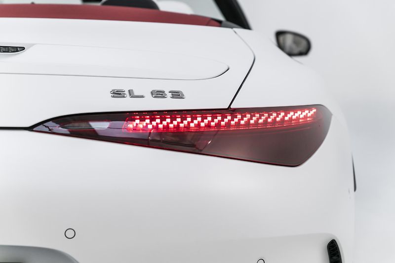 Mercedes-Benz SL 63 AMG*Karbon*Burmester*Masáž - fotka 21 z 41