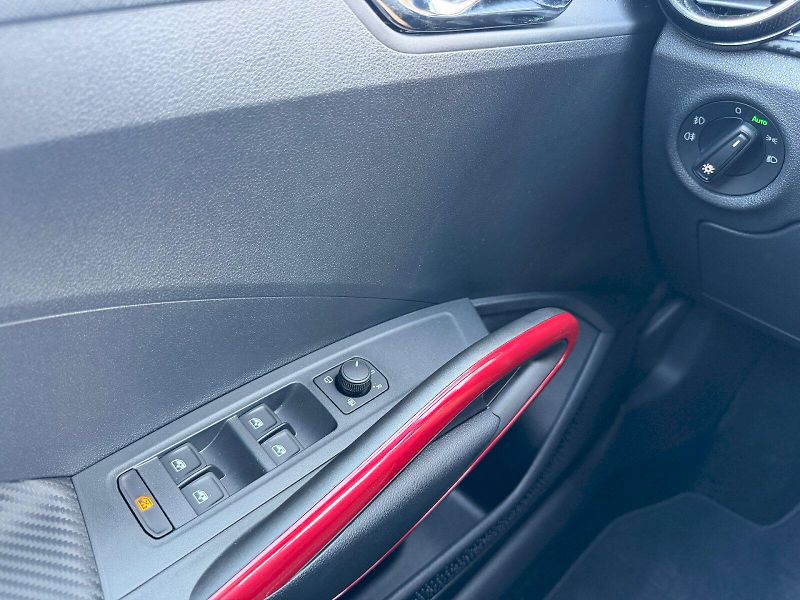 Škoda Fabia (2025) 1.0 TSI 85kW Monte Carlo - fotka 10 z 35