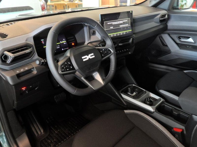 Dacia Duster (2026) journey hybrid-G 150 4x4       - fotka 4 z 6