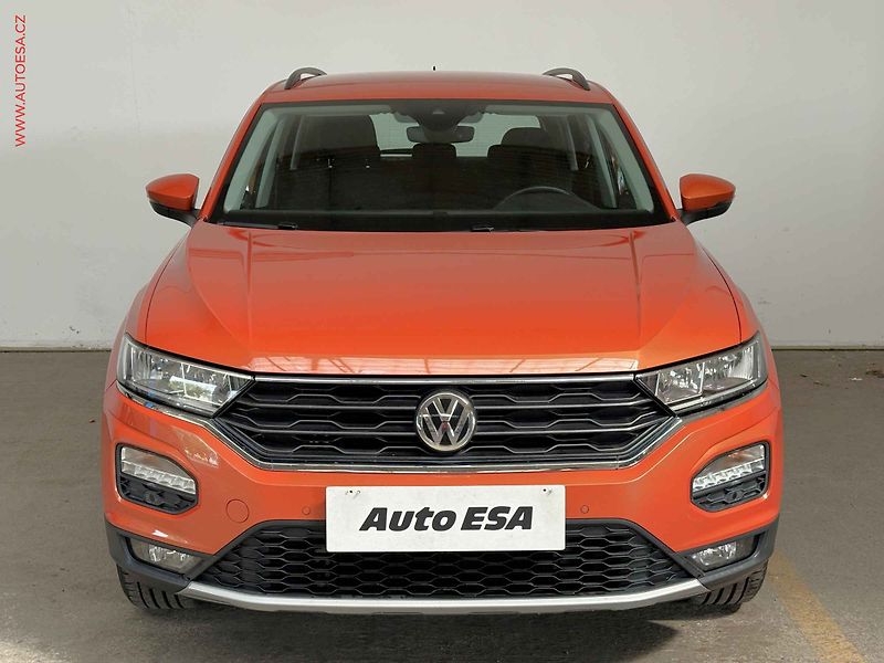 Volkswagen T-Roc (2020) 1.5TSI, 1.maj,ČR, AC, navi - fotka 2 z 16