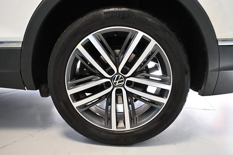 Volkswagen Tiguan Allspace (2023) 2.0 DSG LED 7Míst ACC Virtual - fotka 28 z 32