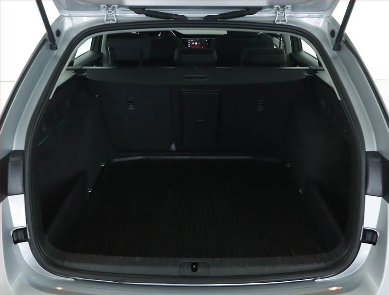 Škoda Octavia (2023) Ambition 2.0 TDI - fotka 13 z 14
