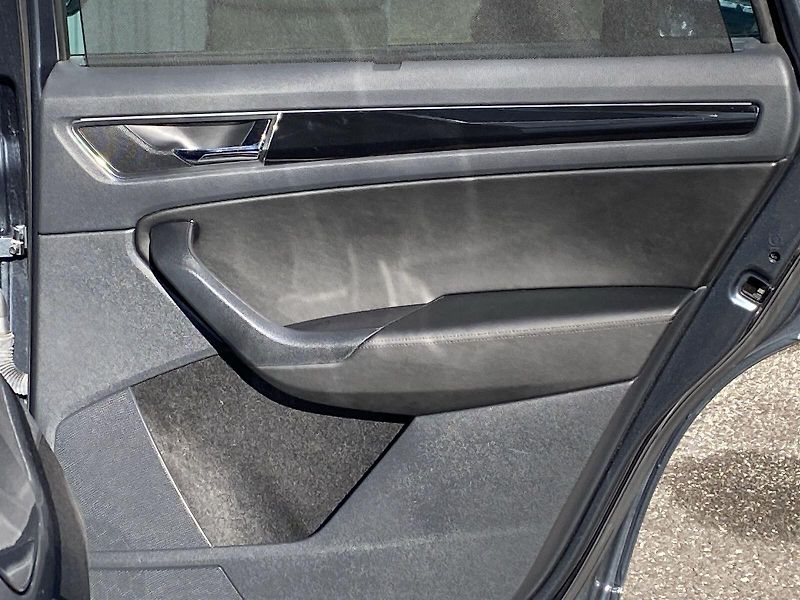 Škoda Kodiaq (2021) 2.0 TDI 4x4 DSG L&K - fotka 33 z 48