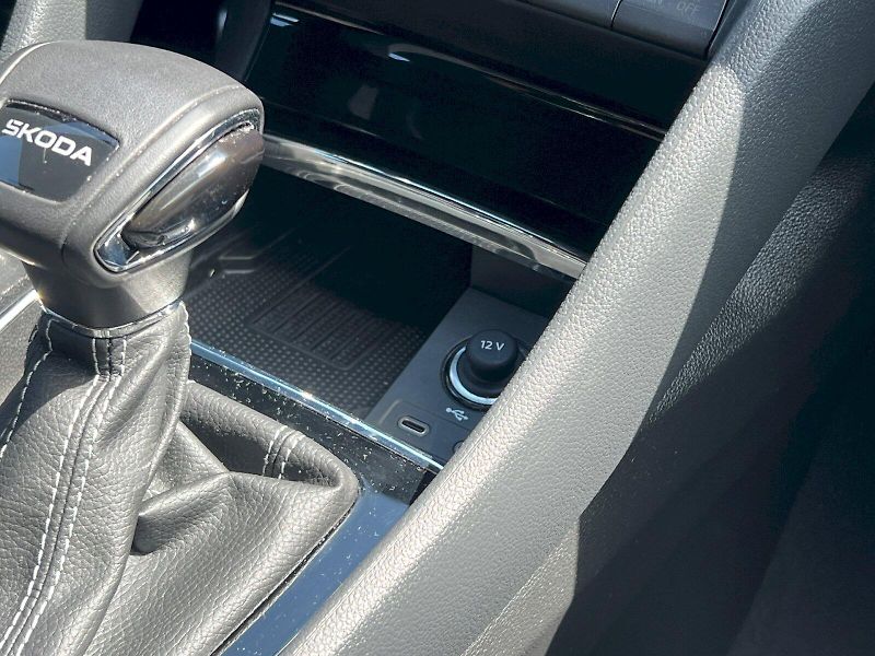 Škoda Karoq (2025) Sportline 1.5TSi 110kW 7°autom - fotka 24 z 31