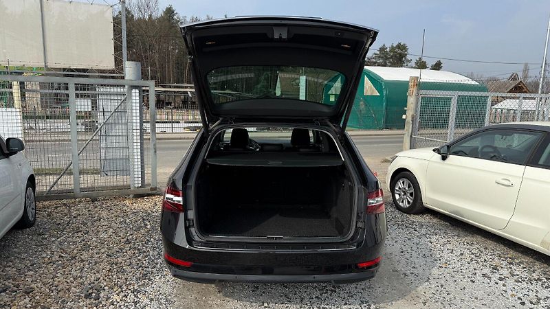Škoda Superb (2018) 2.0TDi 110kW *ALU*Navi*DSG* - fotka 20 z 22