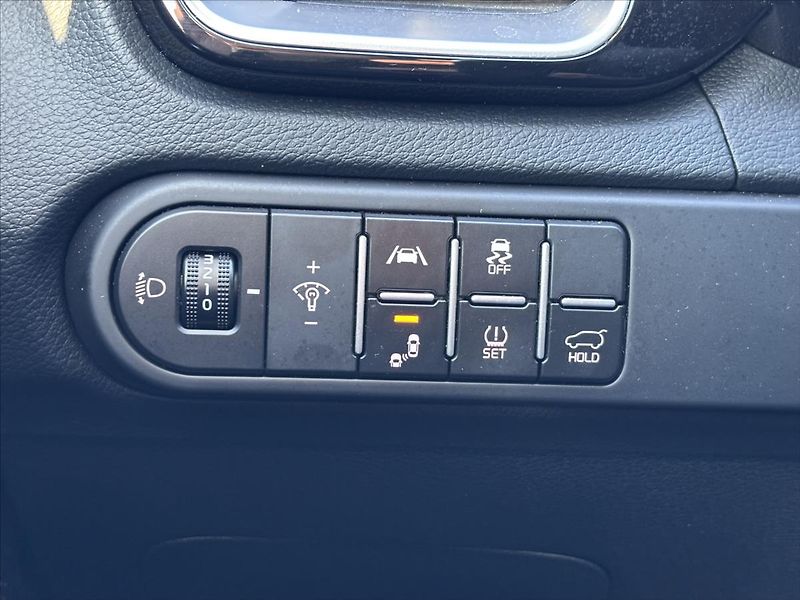 Kia Ceed 1,5 TGDi AT TOP ZÁRUKA TAŽNÉ - fotka 36 z 51
