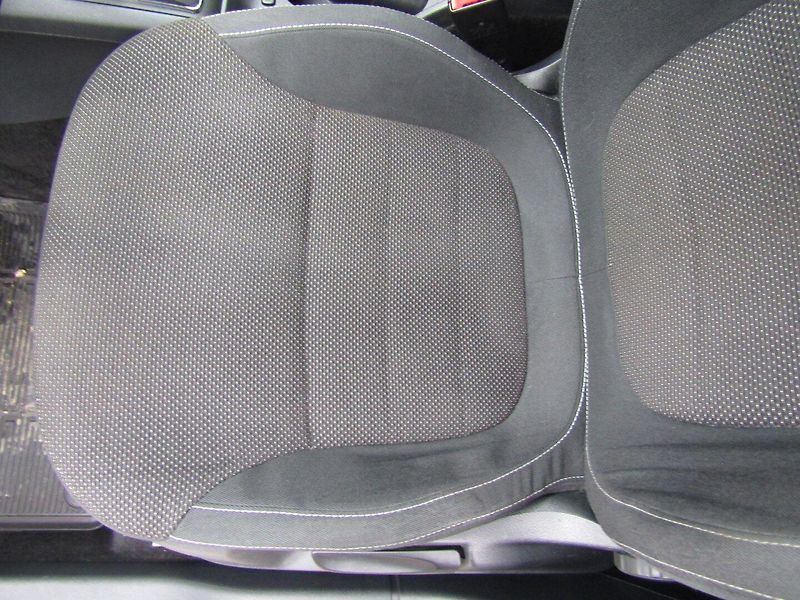 Škoda Yeti (2014) 1.6 TDI 77kW DSG BEZ KOROZE - fotka 20 z 39