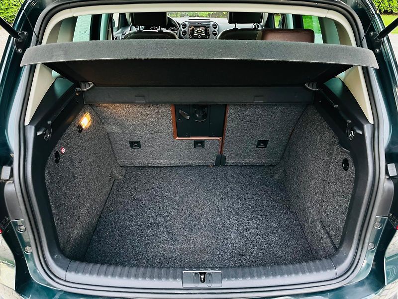 Volkswagen Tiguan 2.0TDI MANUÁL SENZORY 1MAJITEL - fotka 20 z 49