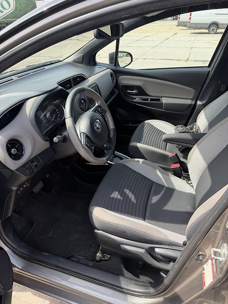 Toyota Yaris (2019) 1.5 Hybrid Select - fotka 9 z 16